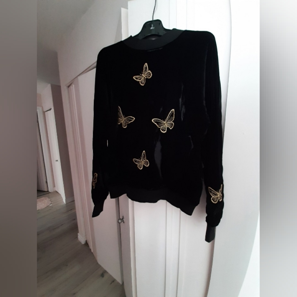 Butterflies 🦋 jacket - Picture 5 of 7